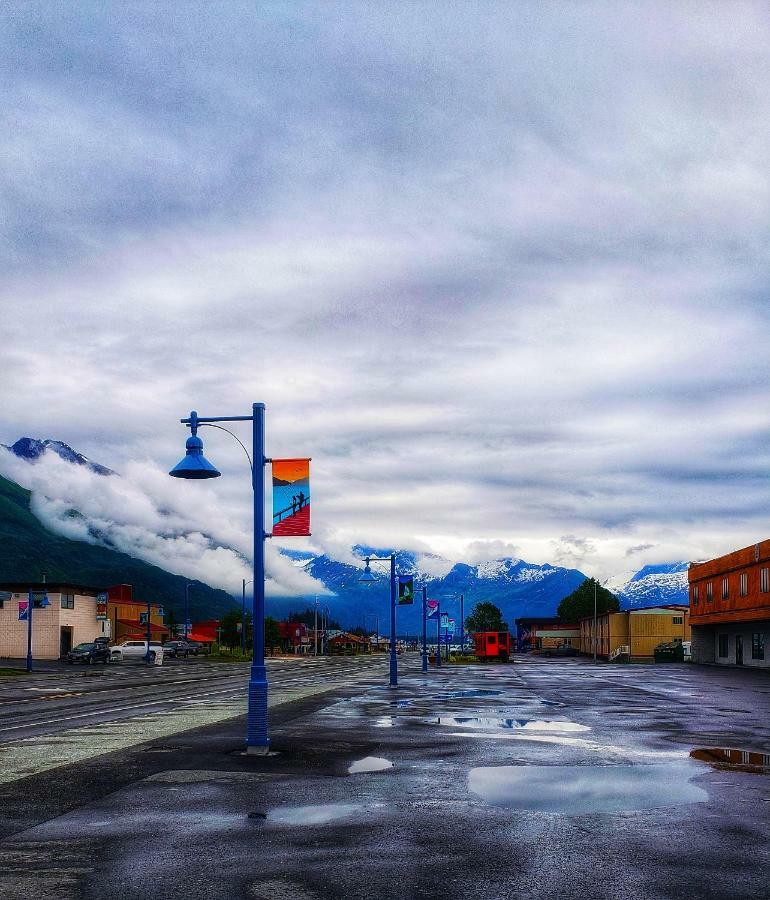 Keystone Hotel Valdez Exterior photo